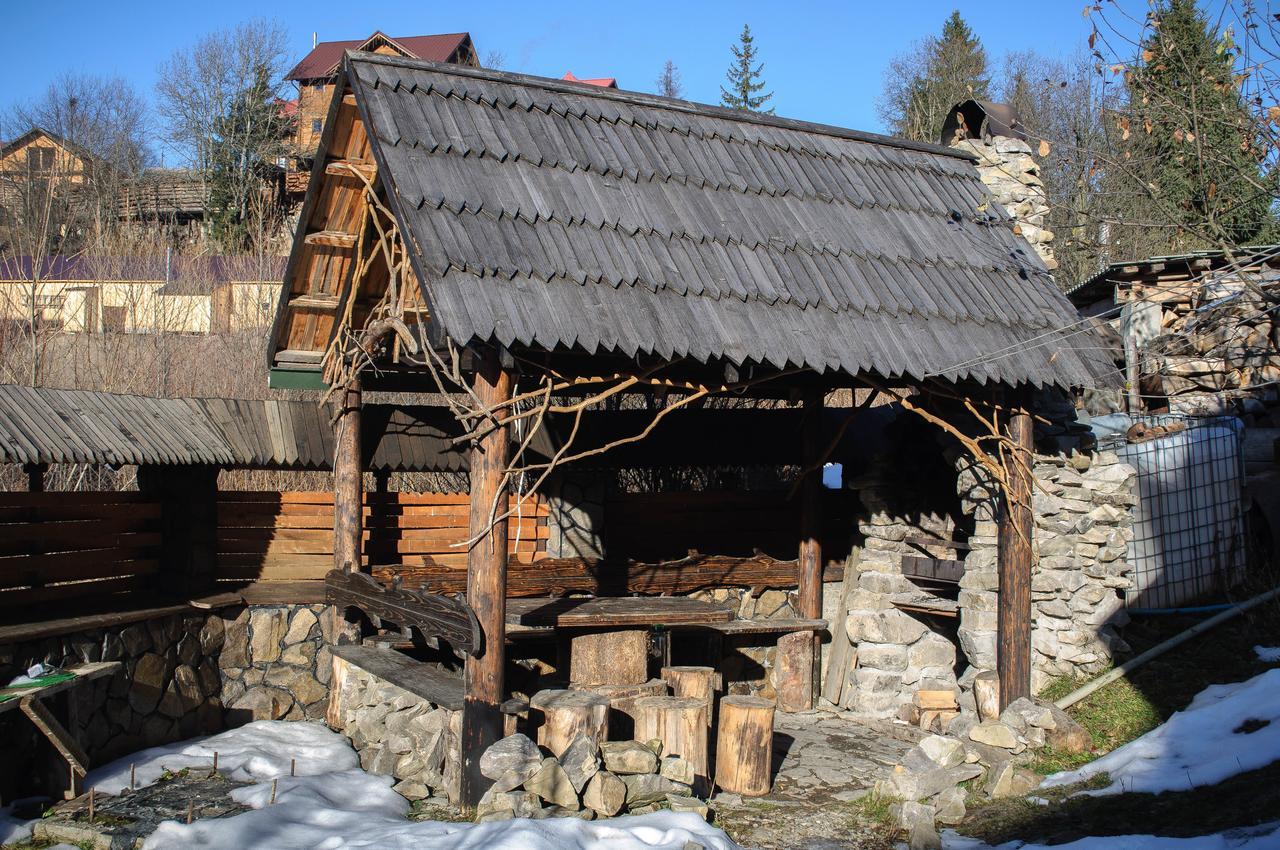 Preluky Hotel Boekovel Buitenkant foto